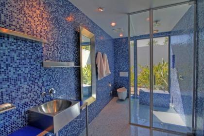 синяя мозаика в ванной2.jpg